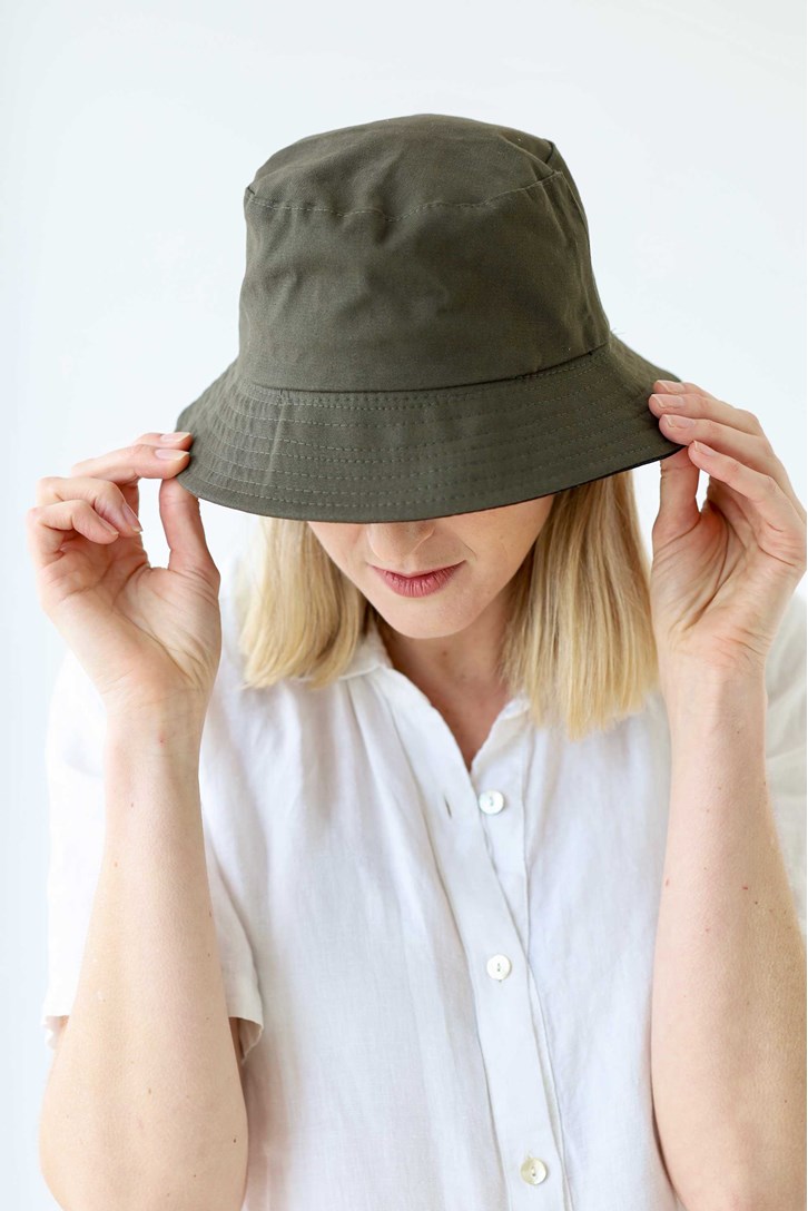 REVERSIBLE BUCKET HAT